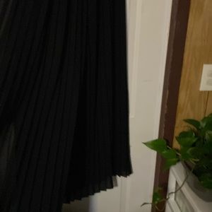 Black pleated pants